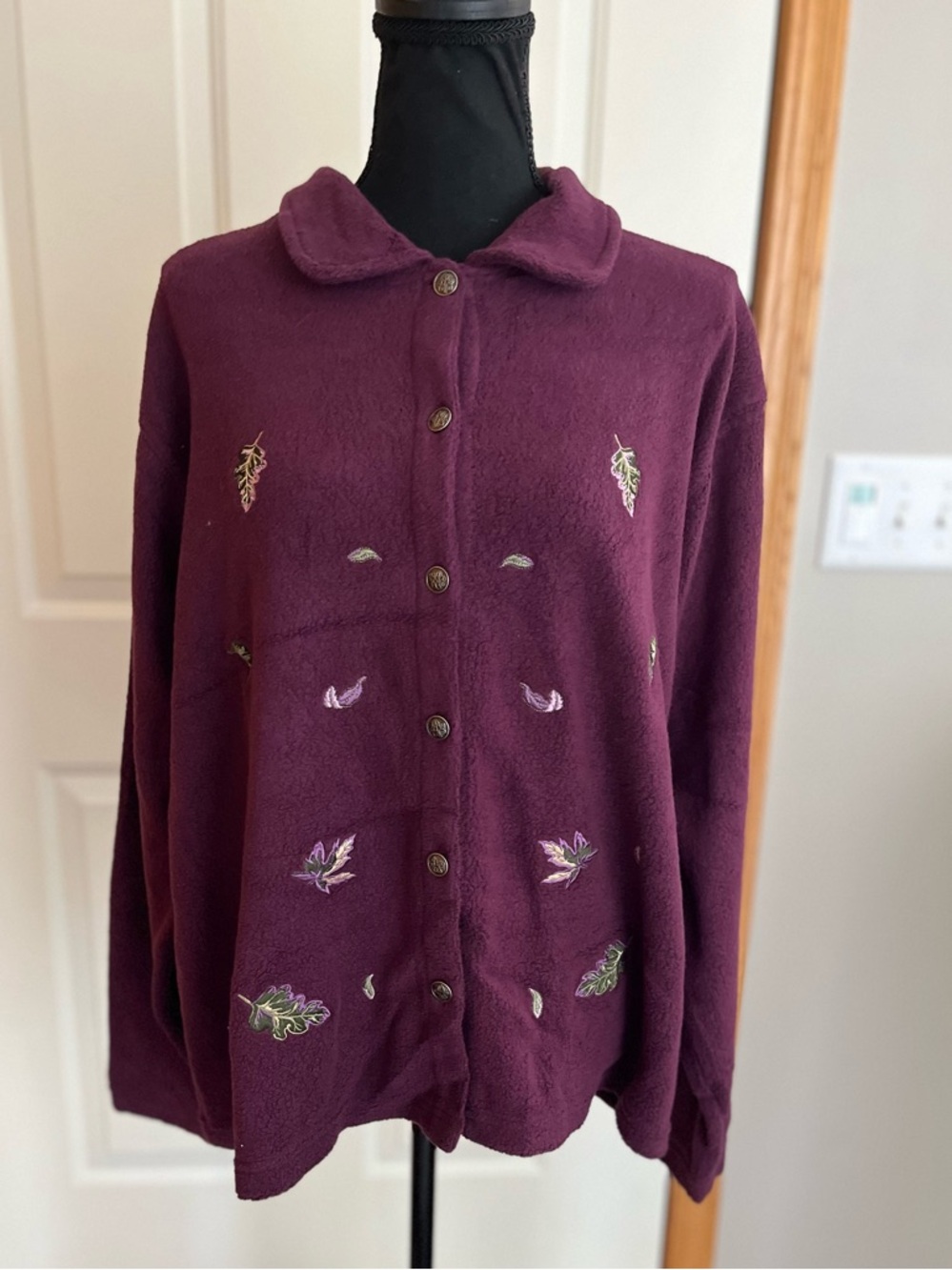 Vintage new women’s Northern Reflections plum button fleece sweater jacket. XL